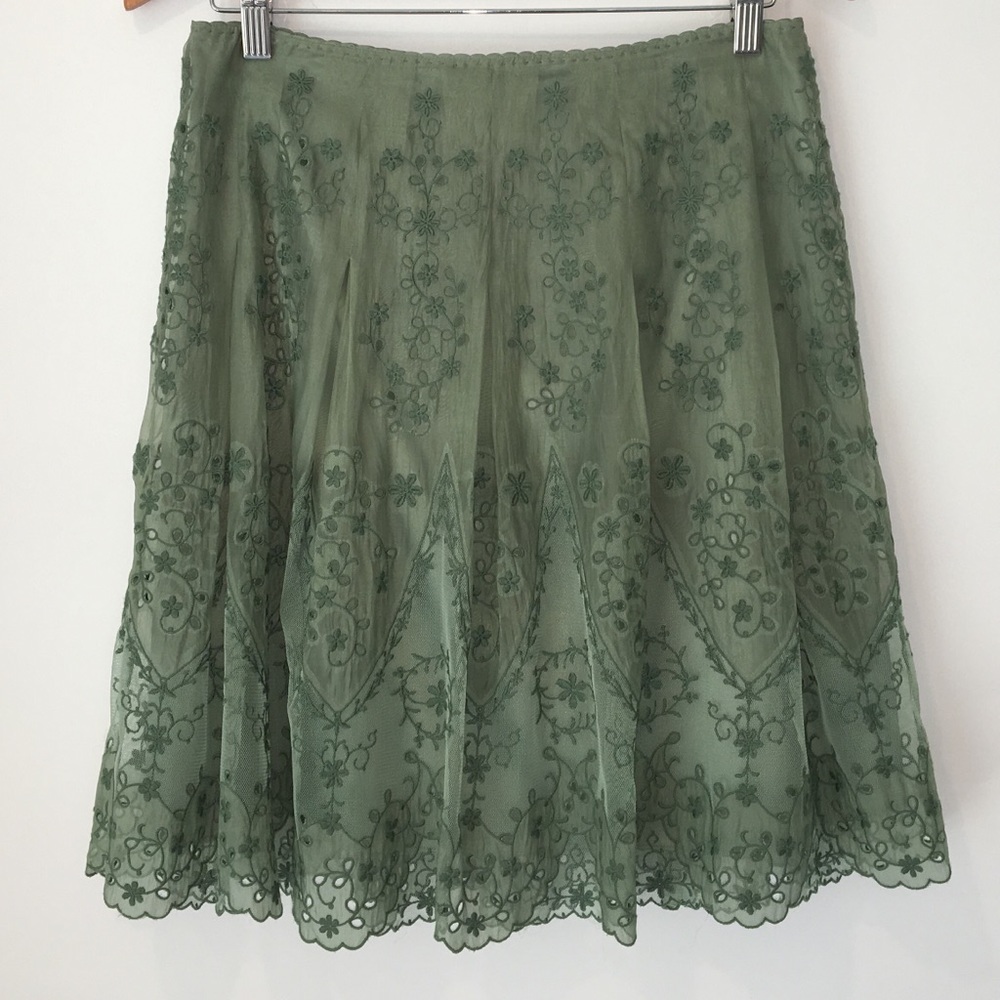 Elie Tahari green lace skirt size 4
